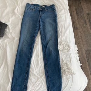 Levi’s 711 Skinny